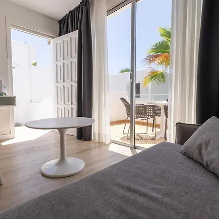 Coral California - Adults Only