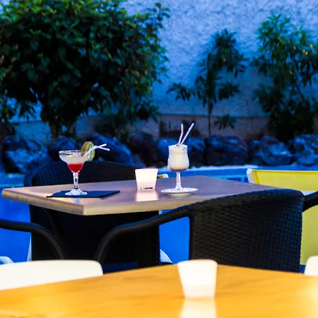 Coral California - Adults Only